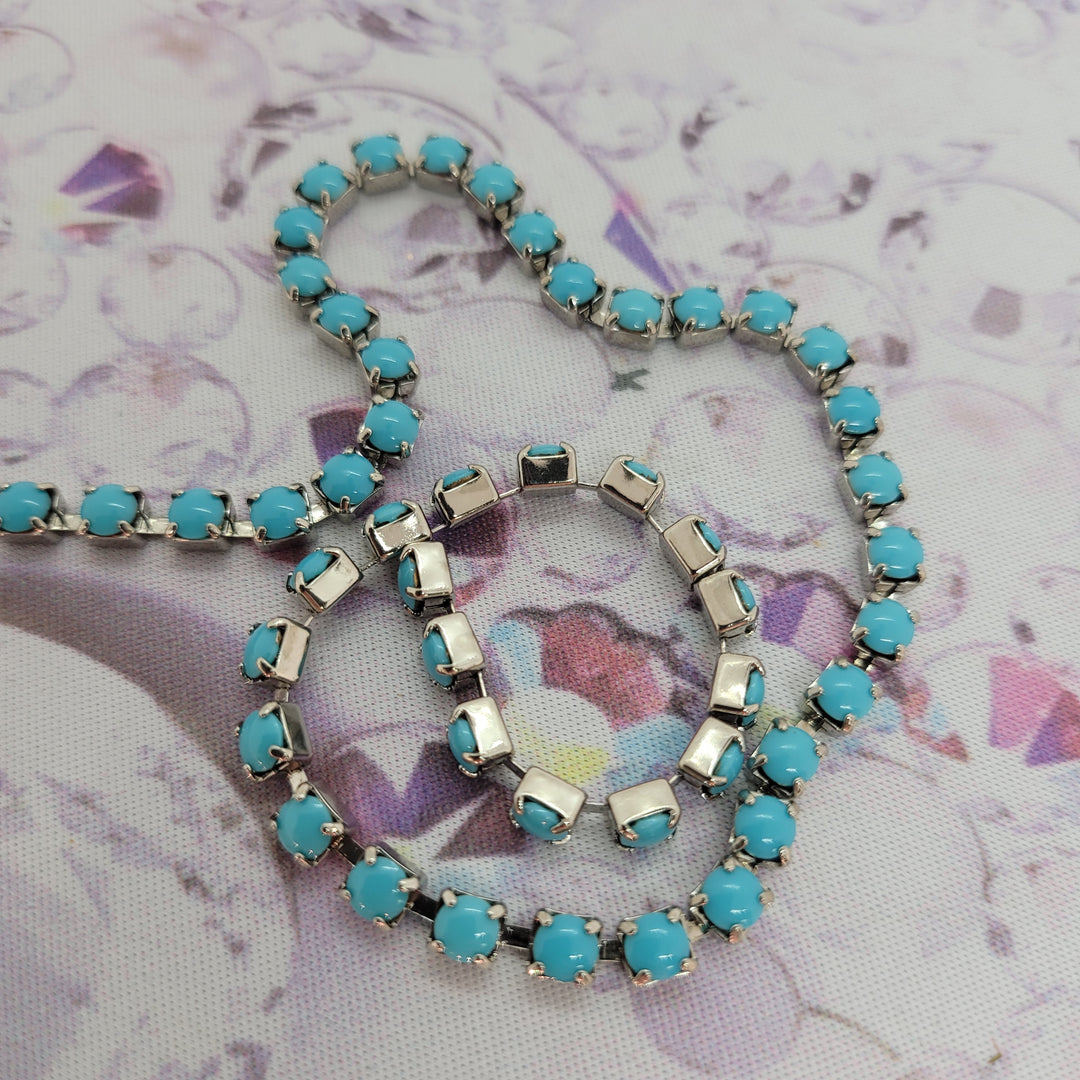 CUP CHAIN - Turquoise ss16 Cabochon (Silver Setting)