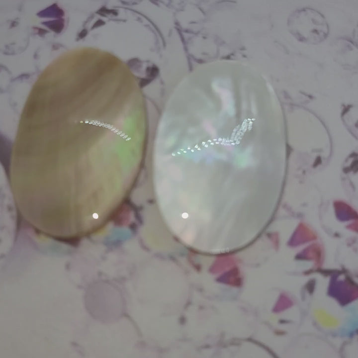 MOTHER OF PEARL OVAL DISC